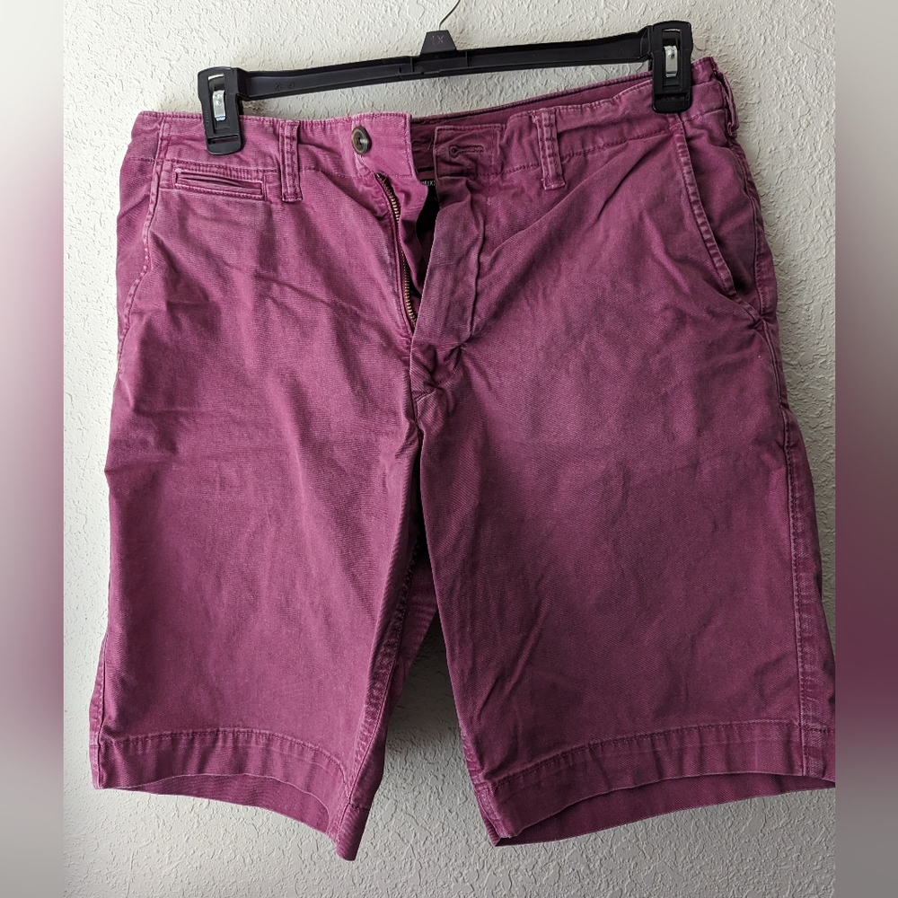 GUC AE Men's Shorts Size 33